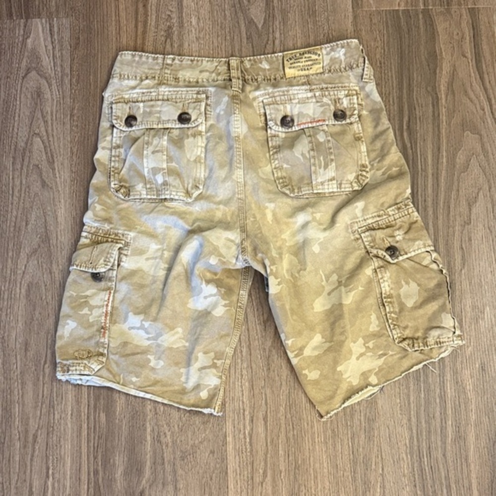 Vintage rare men’s True Religion Camouflage Cargo Shorts